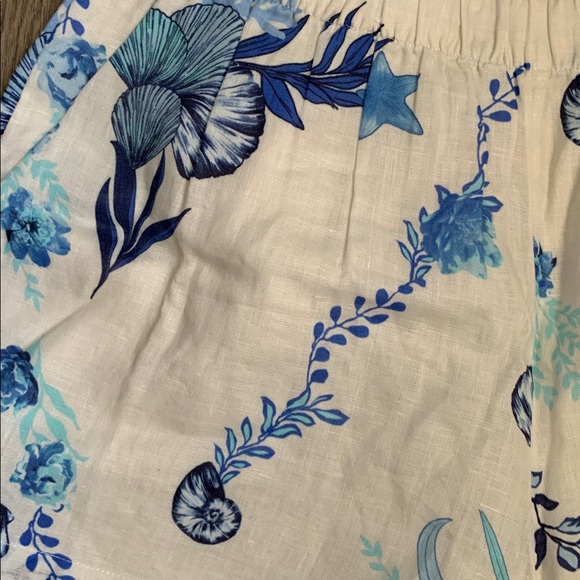 Vineyard Vines Blue Floral High Waist Shorts - Picture 2 of 6